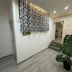 https://meghan-home.taorminaitalyhotels.com